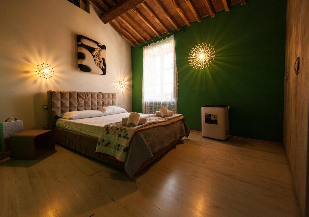 Appartement Pollock Attic In Historic City Center à Lucques Extérieur photo